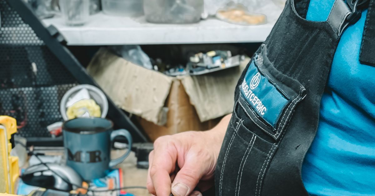 Common Electrical Emergencies and How to Handle Them